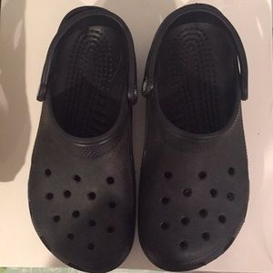 Black crocs